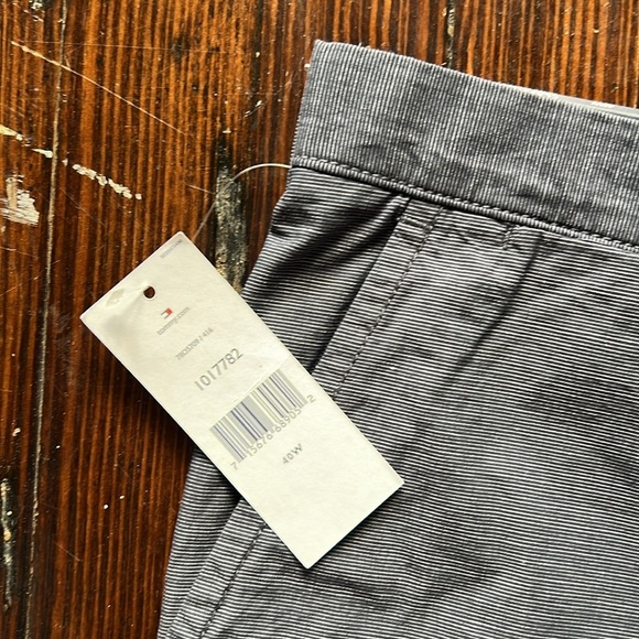 NWT Tommy Hilfiger Classic Fit Shorts Size 40 - Picture 3 of 4
